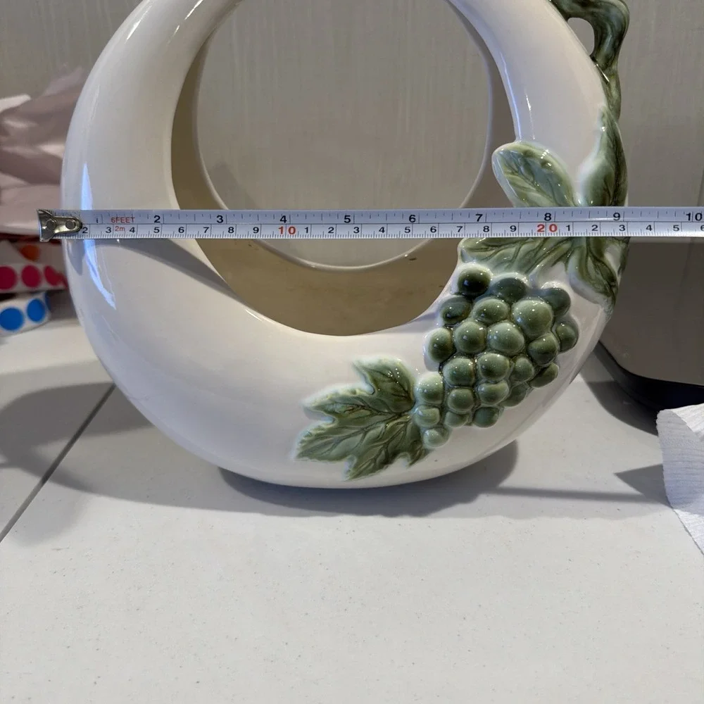 Vtg 1950s Hull Tokay‎ Tuscany Moon Basket Planter Vase Grapes Leaves Vine Handle